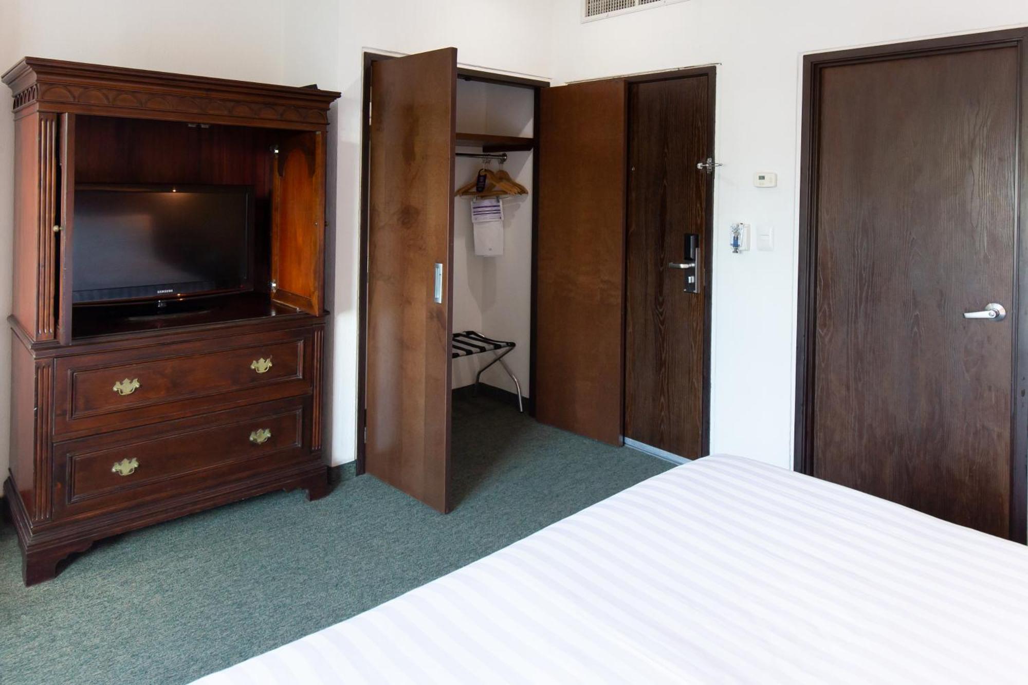 Hs Hotsson Smart Value Tampico Hotel Buitenkant foto
